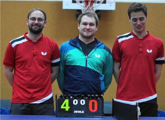Die Gewinner des Bezirkspokals v.l.: Jan Hillesheim, Daniel Dechert und Lukas Kalt.  Foto: Michael Schreiber