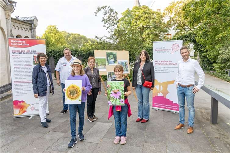 Die Gewinner mit ihren Bildern.Foto: Michael Jordan