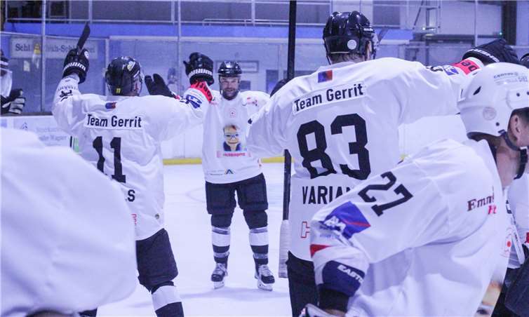 Die Gewinner standen schon vorher fest: der kleine Gerrit und der Eishockeysport.