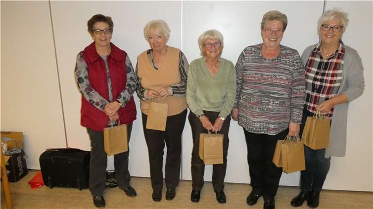 Die Gewinnerinnen des Bingo-Nachmittags (v.l.): Ute Seifert, Ursula Sandmann, Ann Jung, Brunhilde Reinhäckel, Ute Schmidt. . Foto: privat