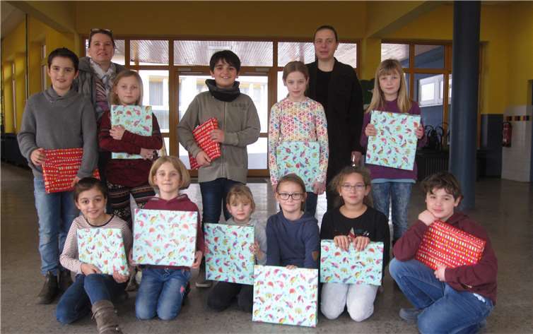 Die Gewinnerinnen und Gewinner mit Petra Gadsch und Stefani Jürres. Foto: privat