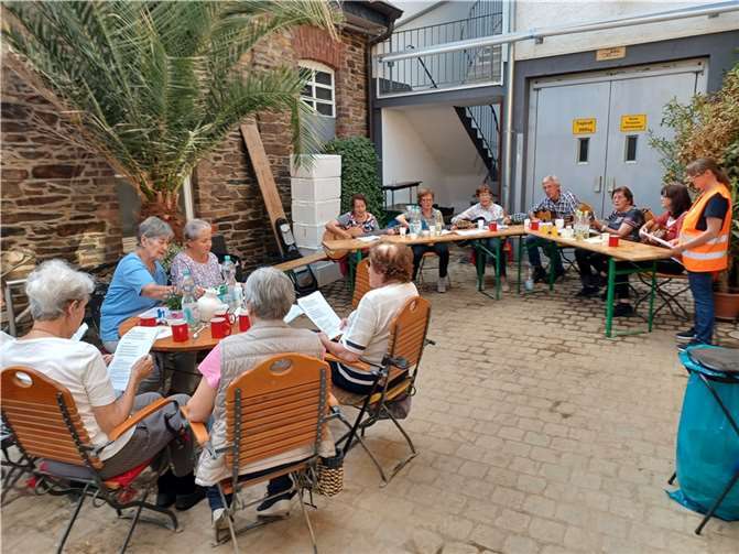 Die Gitarrengruppe macht vielen Menschen eine Freude. Foto: WITE