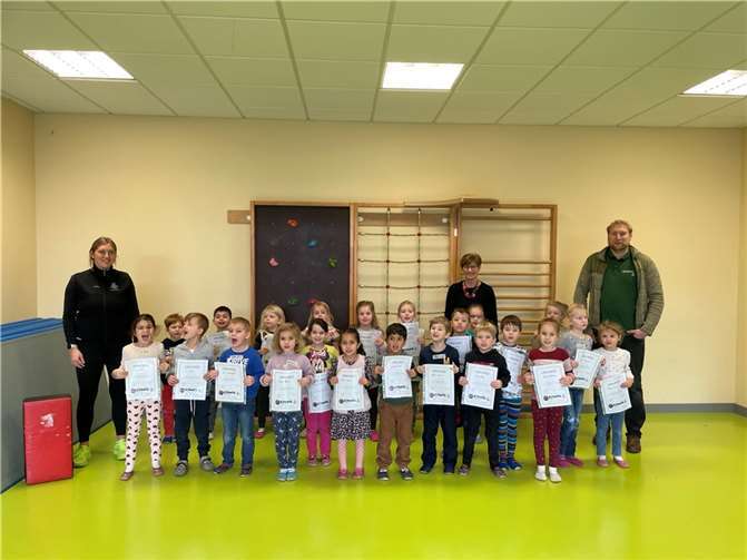 Die Goethe-Knirpse mit ihren Zertifikaten.  Foto: privat