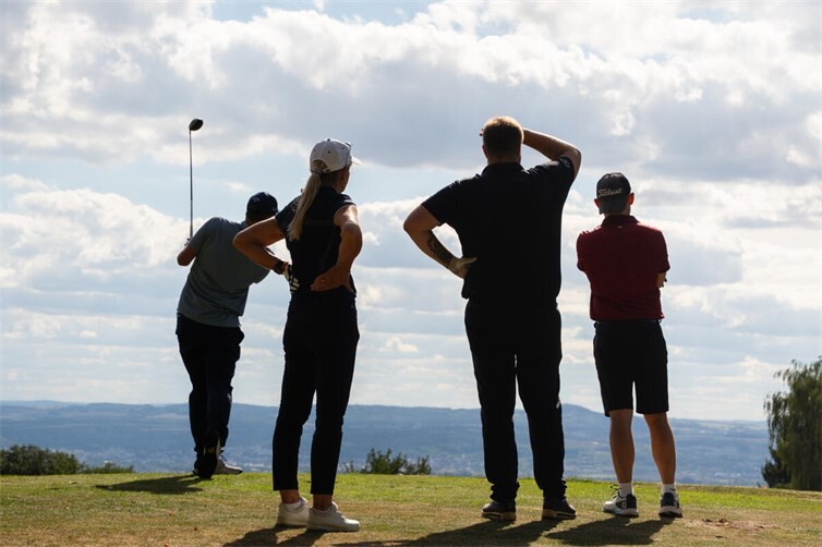 Die Golfer haben sichtlich Spass ...