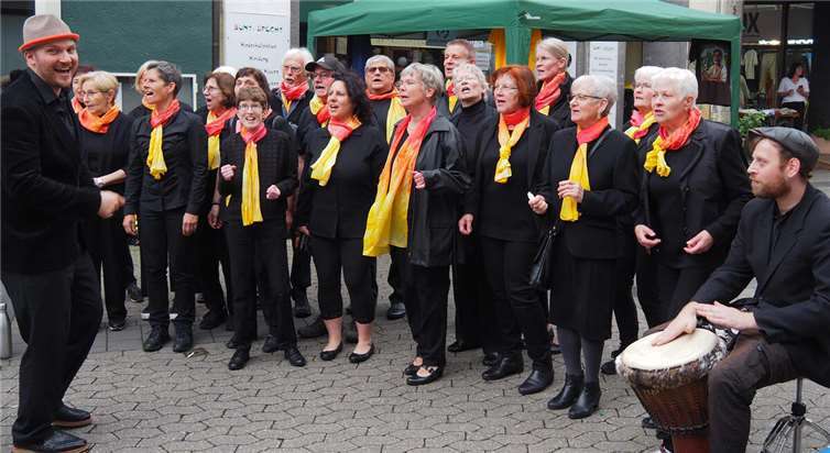 Die „Gospel Traces“ bei ihrem Auftritt im Brückenviertel
