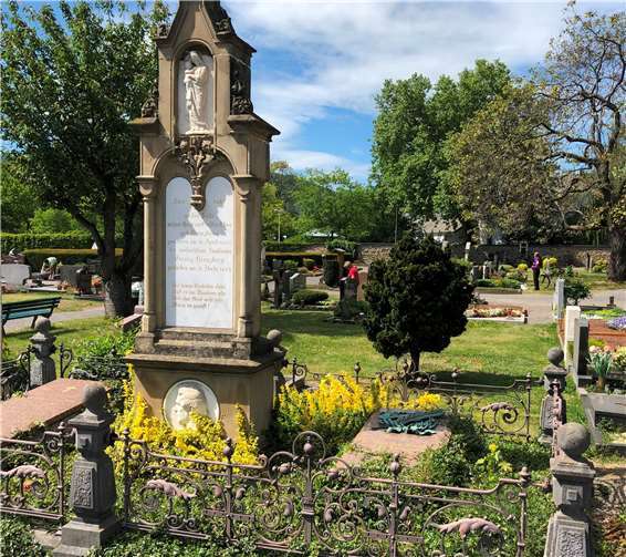 Die Grabstelle der Familie Georg Kreuzberg. Fotos: M. Bertram