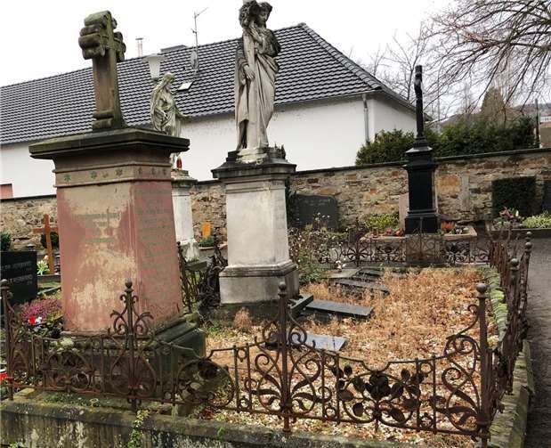 Die Grabstelle von Peter Joseph Kreuzberg, ehemals Samson Seligmann, dem Vater von Georg Kreuzberg.