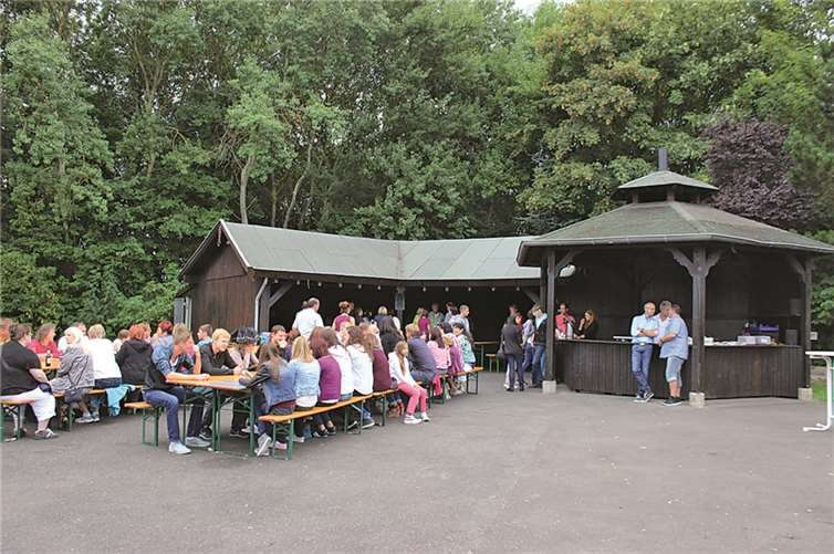 Die Grillhütte bot den passenden Rahmen für ein schönes „Familienfest“.  privat