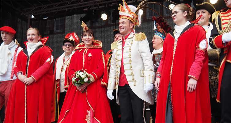 Die Große Koblenzer Karnevalsgesellschaft hat mit Prinz Hubertus und Confluentia Sabine wieder ein strahlendes närrisches Regentenpaar gefunden.