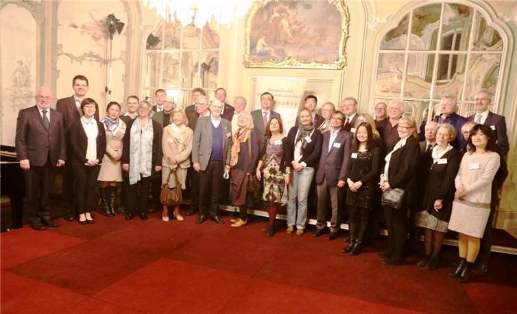 Die Gründungsgruppe im Schloss Engers. privat