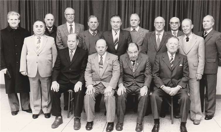 Die Gründungsmitglieder und der Vorsitzende am Stiftungsfest 1986 bei der Ehrung für 50-jährige Mitgliedschaft. Foto: privat