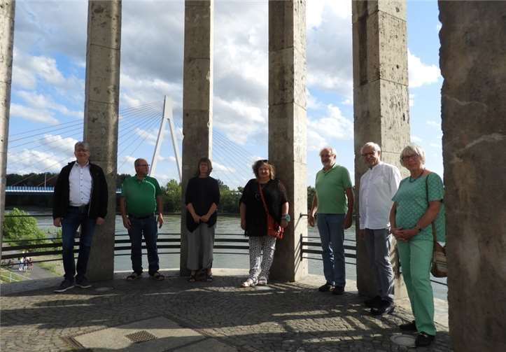 Die Grünen im Stadtrat Neuwied besichtigten das Deichgelände.Foto: Fraktion Bündnis 90/Die Grünen