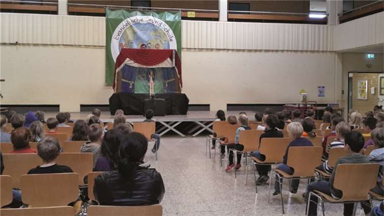 Die Grundschüler hatten viel Spaß bei der Aufführung von Rumpelstilzchen. privat