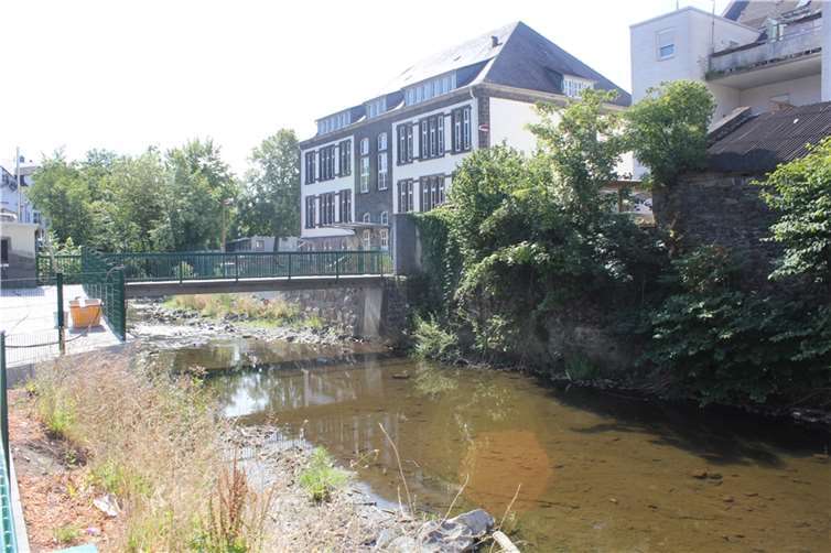 Die Grundschule Clemens in Mayen.  Fotos: privat