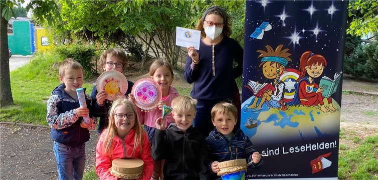 Die Gruppe 3 der Lesehelden. Für alle Jungen und Mädchen gab es nun die verdiente Lesehelden-Urkunde und auch einen Superhelden-Lesepass
