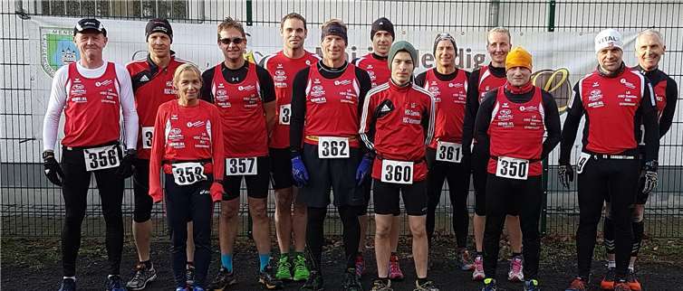 Die Gruppe 8100m beim Crosslauf in Kaisersesch. Privat