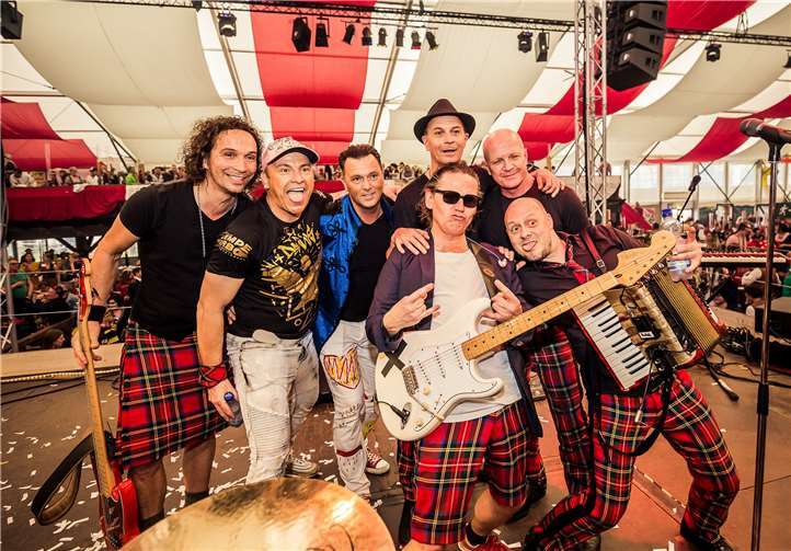 Die Gruppe Brings sind auch im kommenden Jahr wieder dabei. Foto: Niki Siegenbruck - Foto & Grafik, Köln - www.siegenbruck.de