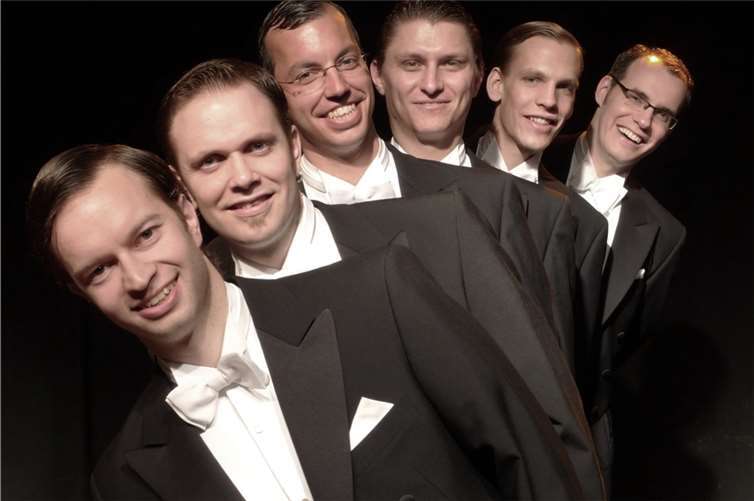 Die Gruppe Comedian Sixpack.