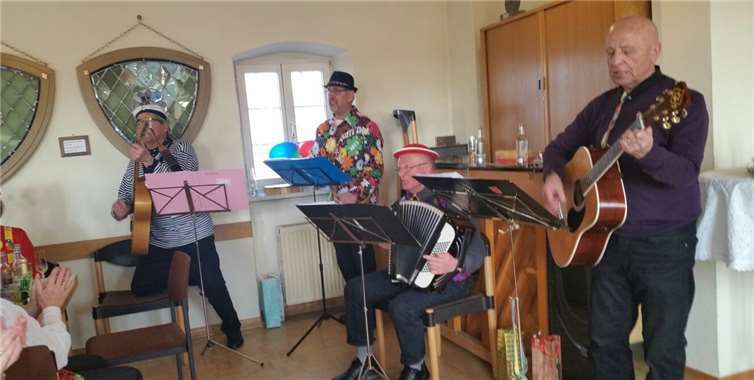 Die Gruppe Feetz brachte Stimmung in den Saal. Privat