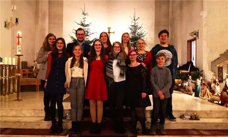 Bistum Trier sucht den besten Jugendgottesdienst Die Gruppe „JuGoDi“ aus der Pfarreiengemeinschaft Schmelz übernimmt bei vielen Trauungen, Firmungen oder Pfarrfesten die musikalischen Beiträge. Fotos: privat