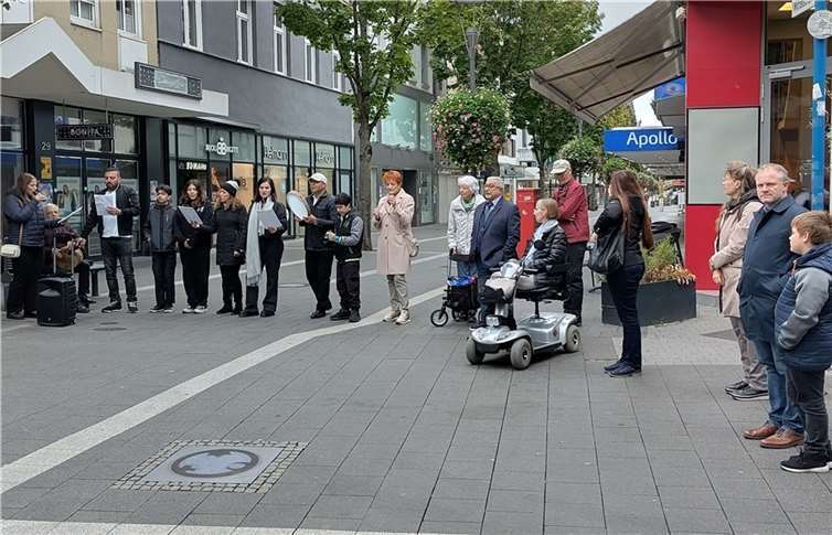 Die Gruppe Kourosh gibt am Engel der Kulturen persische Musik zum Besten.  Foto: Josef Freise