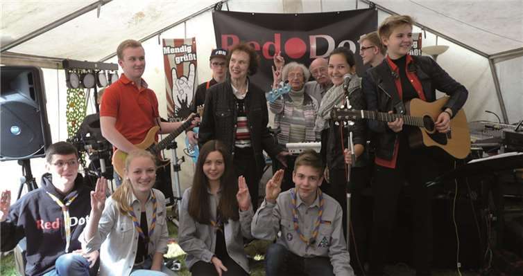 Die Gruppe Red Dot machten tolle Musik und die Pfadfinder Mendig halfen bei „Rock bei den Alten“. Privat