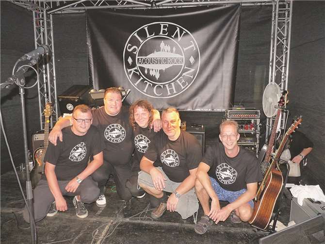 Die Gruppe Silent-Kitchen überzeugte mit eigenen Songs vom Allerfeinsten.