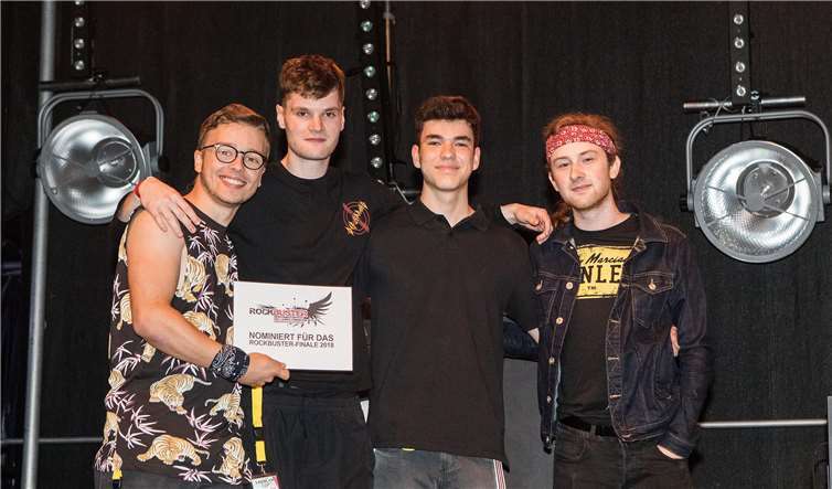 Die Gruppe Sonny Boy Slim qualifizierte sich mit ihrer Darbietung für das Rockbuster-Finale.Lahneck Live