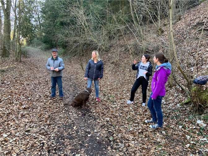 Die Gruppe Verkehr, um ihre Sprecherin Kerstin Bläser, hat sich in den vergangenen Wochen ein Bild von der Verkehrssituation in Eich gemacht. Foto:privat