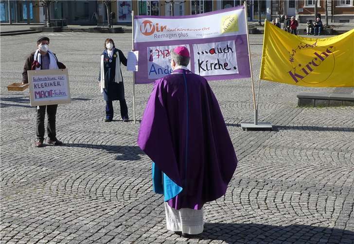 Die Gruppe „Wir sind Kirche vor Ort - Remagen Plus“, unterstützt von „Wir sind Kirche“, begleitete diese Eröffnung. Foto: privat