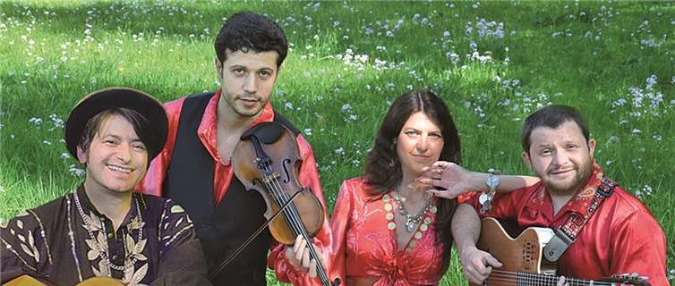 Die Gruppe „Zariza Gitara“ spielt am 18. Januar 2015 in der ehemaligen Synagoge in Niederzissen auf. privat