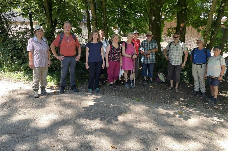 Die Gruppe auf begehrtem Schattenplatz