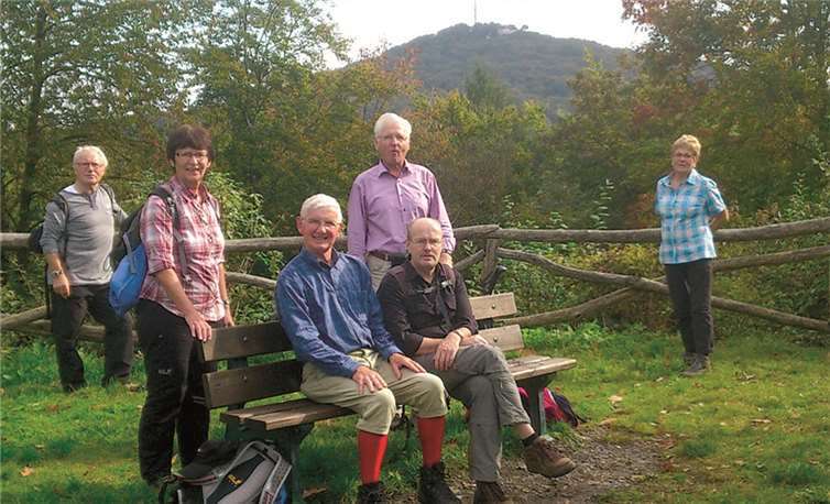 Die Gruppe auf der Burg Rosenau im Siebengebirge. privat