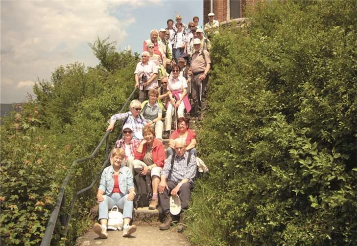 Die Gruppe auf der Treppe zum Collisturm.privat