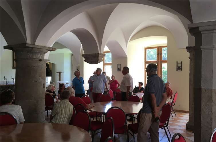 Die Gruppe besichtigte das Schloss Arenfels und war sehr beeindruckt. Foto: privat