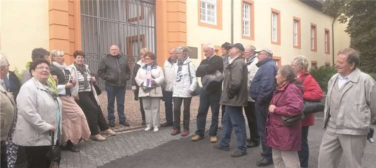 Die Gruppe der Jagdgenossen während der Stadtführung in Hachenburg.privat