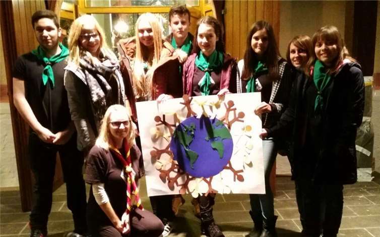 Die Gruppe der Löwen mit dem Friedenslicht. Privat