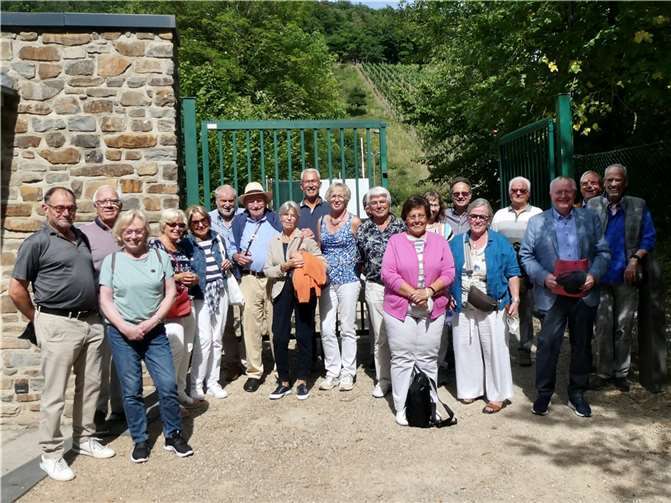Die Gruppe der Senioren Union vor dem Regierungsbunker.  Foto: privat