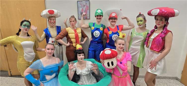 Die Gruppe der Senioren von Karin’s Tanzgruppe.  Fotos: Sonja Mohr