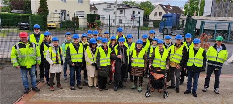 Die Gruppe des Bürgervereins am Start durch den Bonner Hafen. Quellen: Bürgerverein Meckenheim