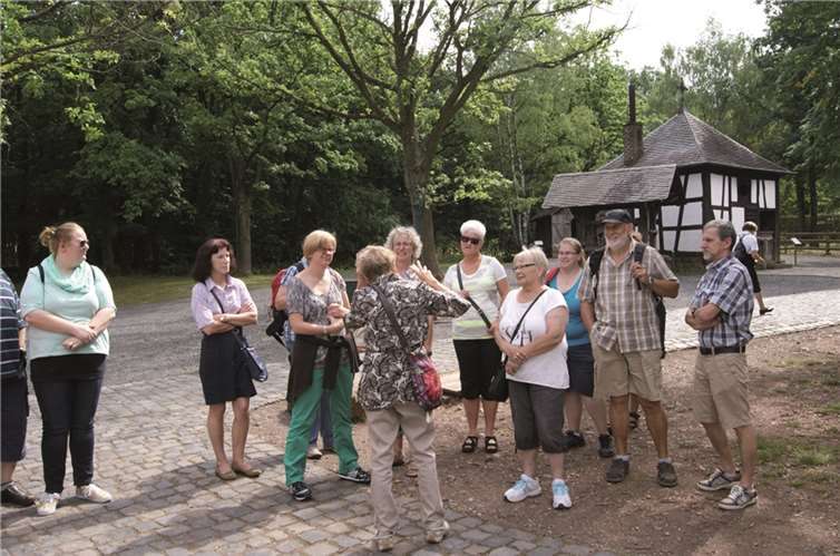 Die Gruppe des Spielmannzuges während ihres Aufenthaltes im Freilichtmuseum in Kommern.privat