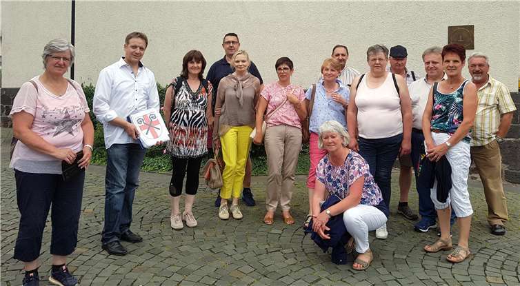 Die Gruppe ehemaliger Schüler aus Kärlichinformierte sich über die Geschichte ihrer Heimatstadt. privat