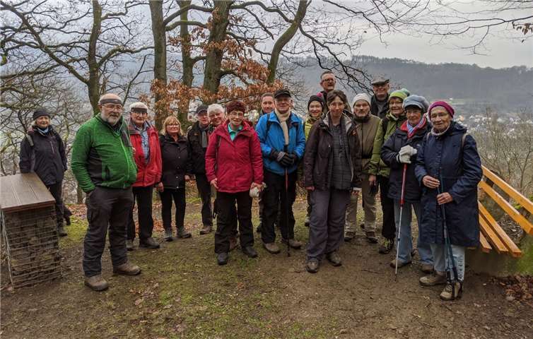 Die Gruppe genoss den Ausblick über das Lahntal. Foto: privat