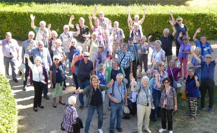 Die Gruppe im Garten Frankreichs. privat