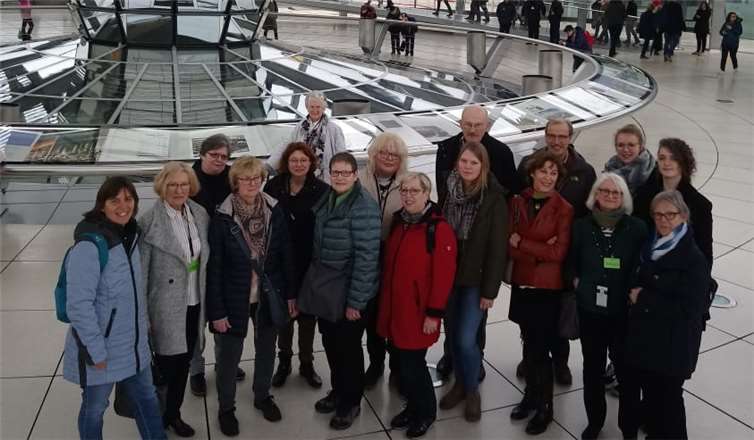 Die Gruppe in der Reichstagskuppel. Foto: privat