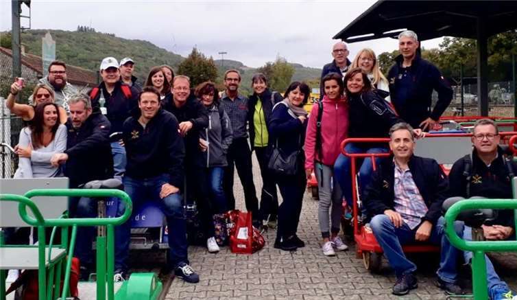 Die Gruppe ist nach der langen Fahrt in Lauterecken angekommen.privat