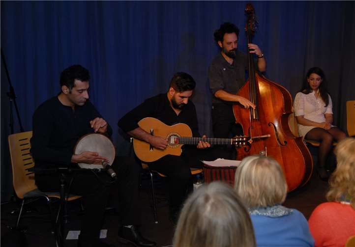 Die Gruppe machte nach Auftritten in Berlin und FrankfurtStation in Puderbach, bevor es weitergeht nach Hamburg.
