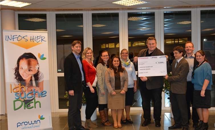 Die Gruppe mit dem Namen „BENEFACTOR“, angeführt von Vertriebsleiter Peter Sawadsky, erkämpfte sich die Summe in einem proWIN-Wettbewerb. Privat