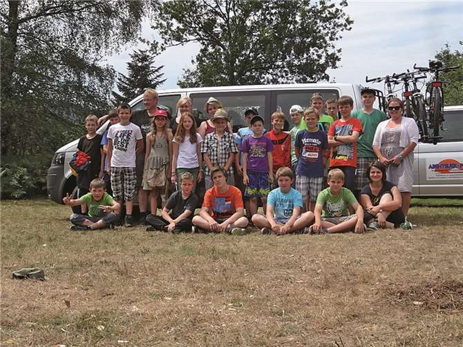 Die Gruppe mit ihren Betreuern Anja Blumhöfer, Valeria Jape, Melissa Blattner und Georg Schroeter.Privat