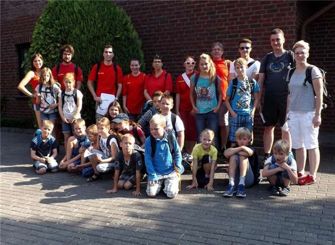 Die Gruppe stellte sich zum Erinnerungsfoto auf.privat